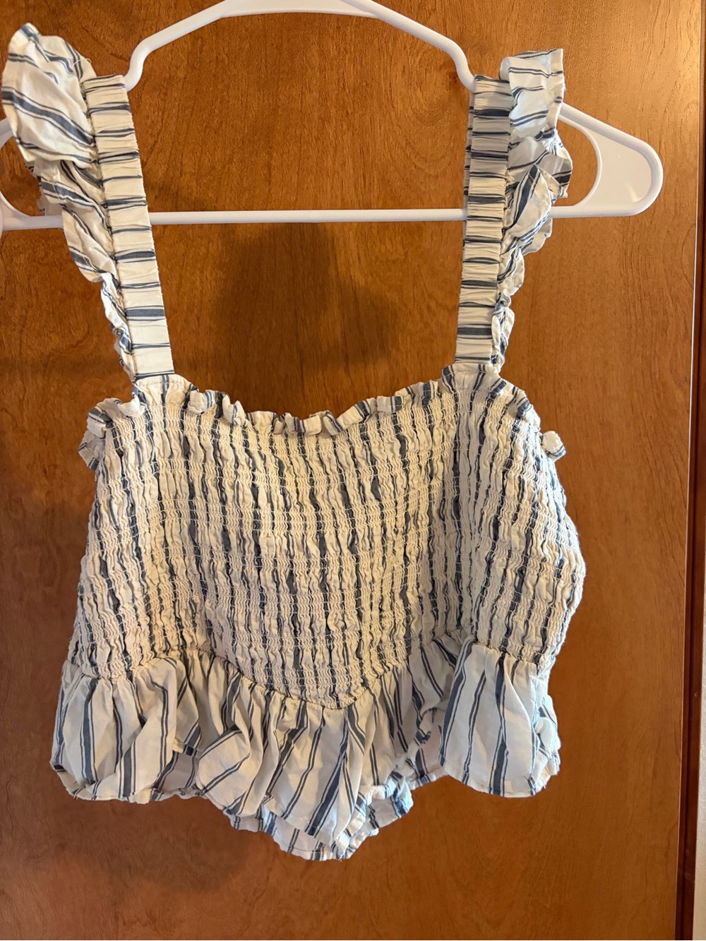 American Eagle Women’s cropped tank top